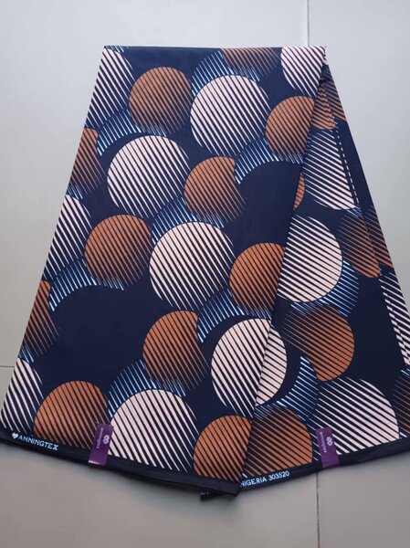 Fabric with a dark blue print of 6 meters