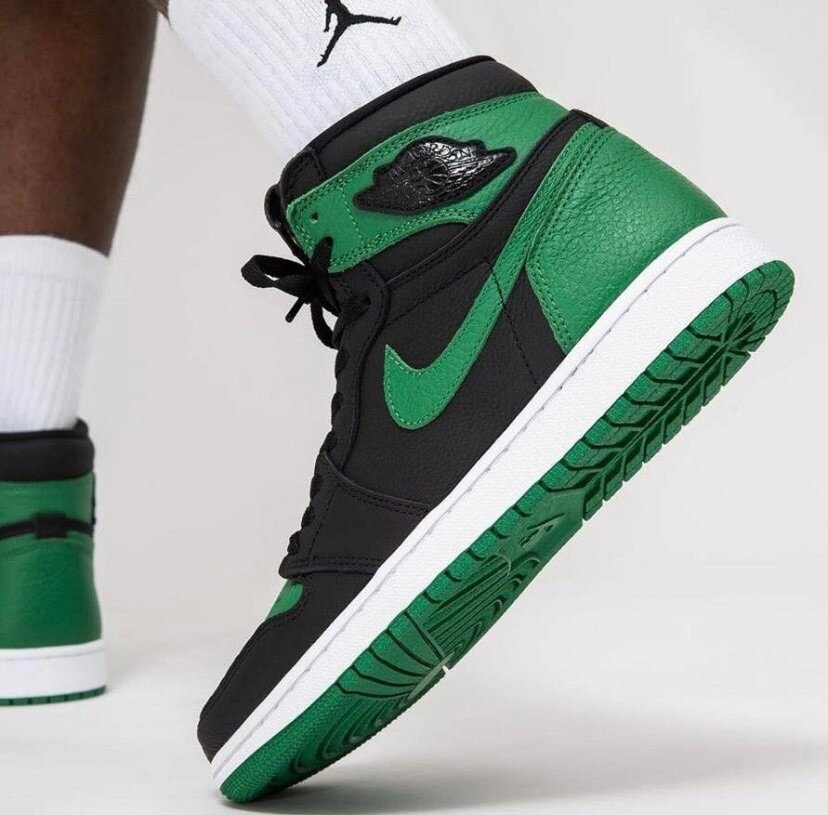 Air Jordan pink green