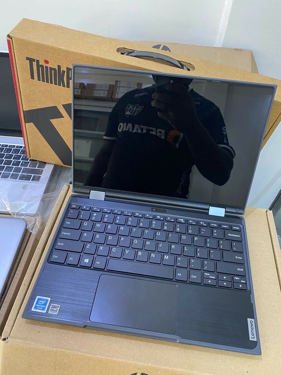 Lenovo Yoga 300E Laptop