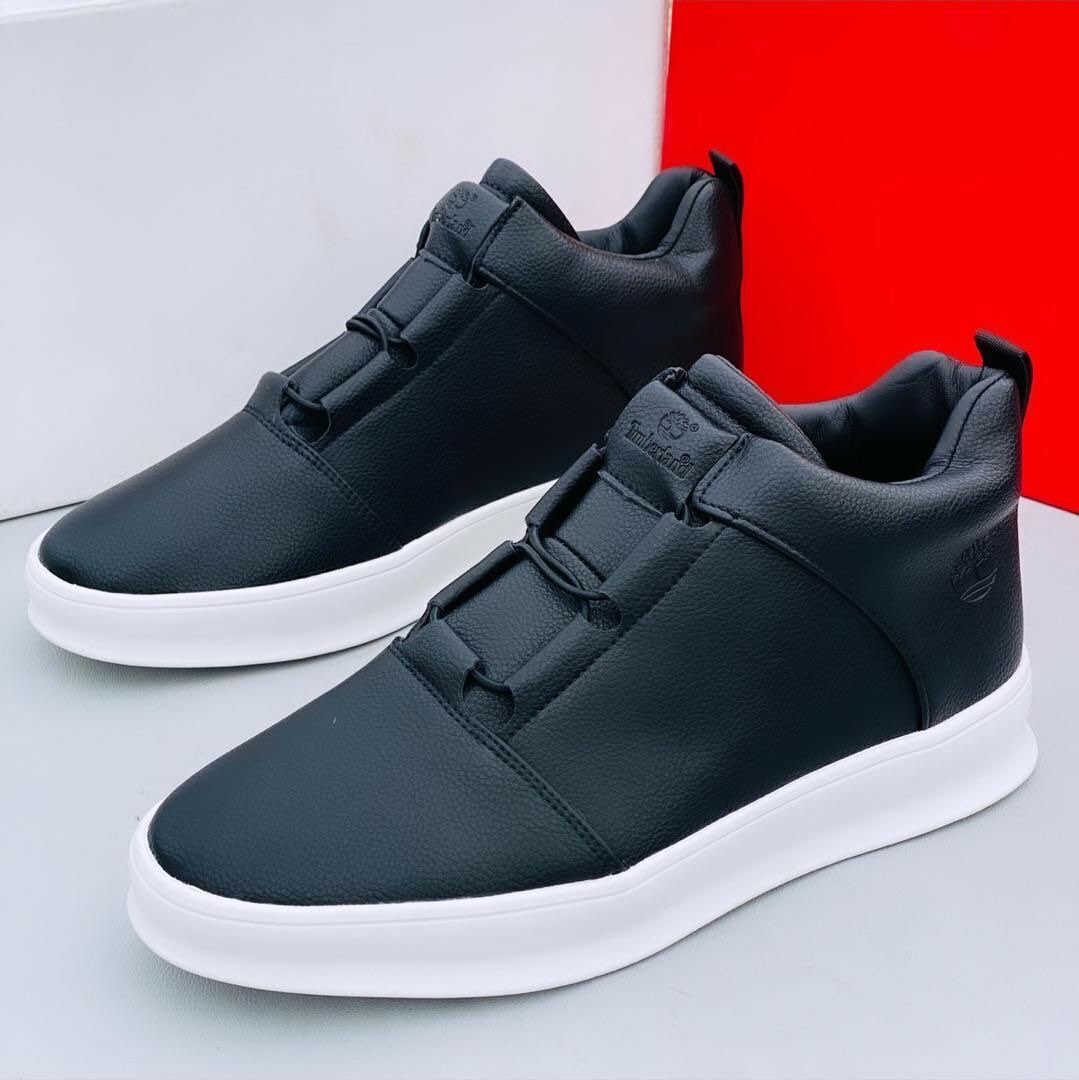 TIMBERLAND BLACK AND WHITE