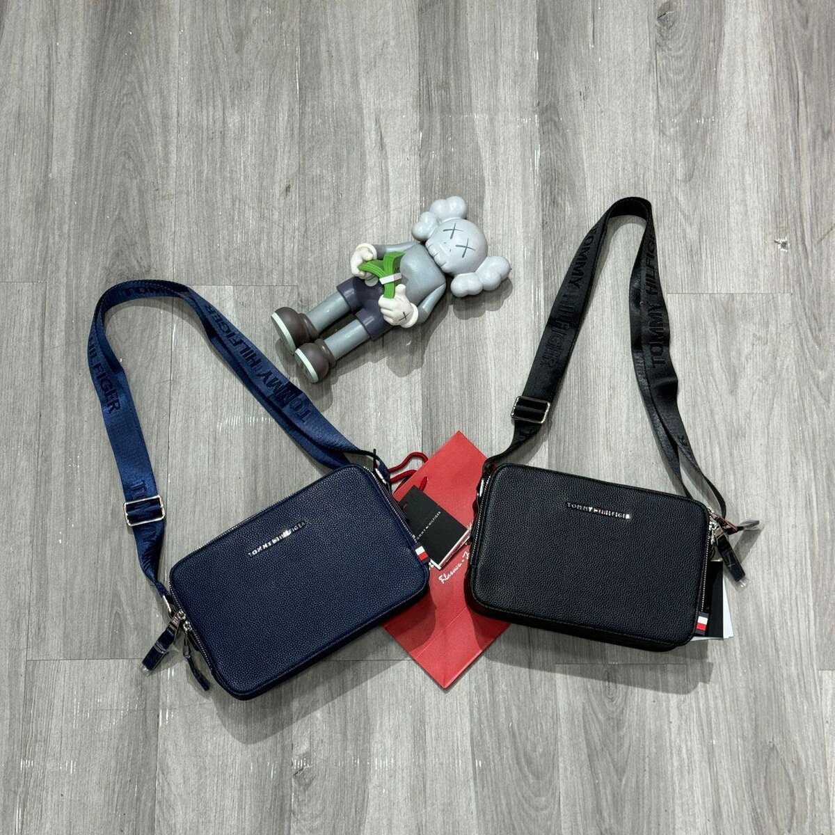 Fashionable side bags