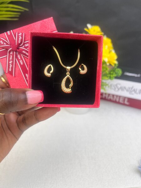 Parure élégante en or