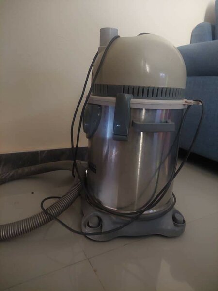 Woover Dry and Wet Vaccum cleaner