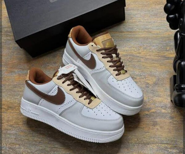 Baskets en cuir marron et blanc