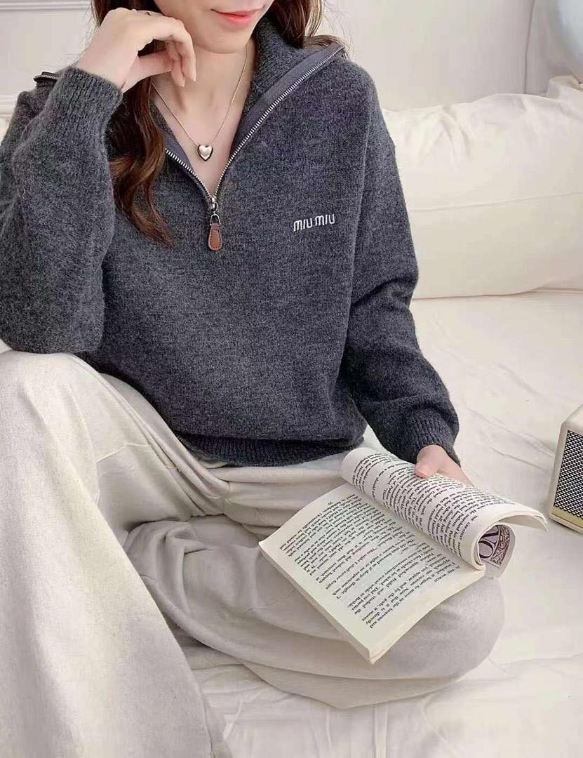 Свитер на полузамке