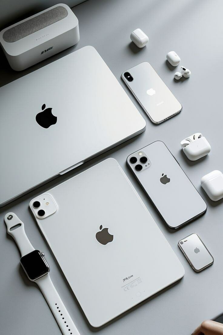 Apple Set: Macbook, iPad, iPhone, Watch