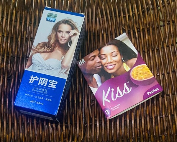 3 Préservatifs + 1 lubrifiant