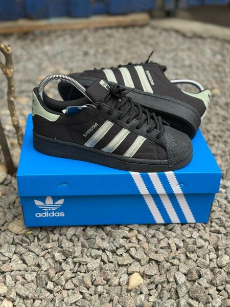 Chaussures Adidas Superstar Classiques