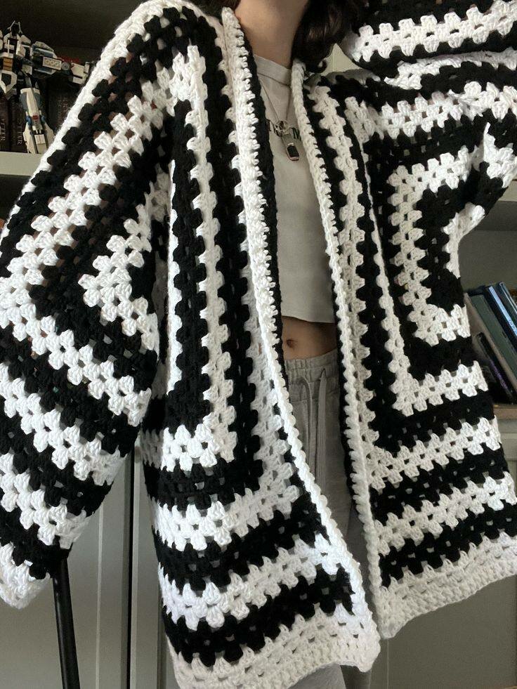 Cardigan Noir Élégant