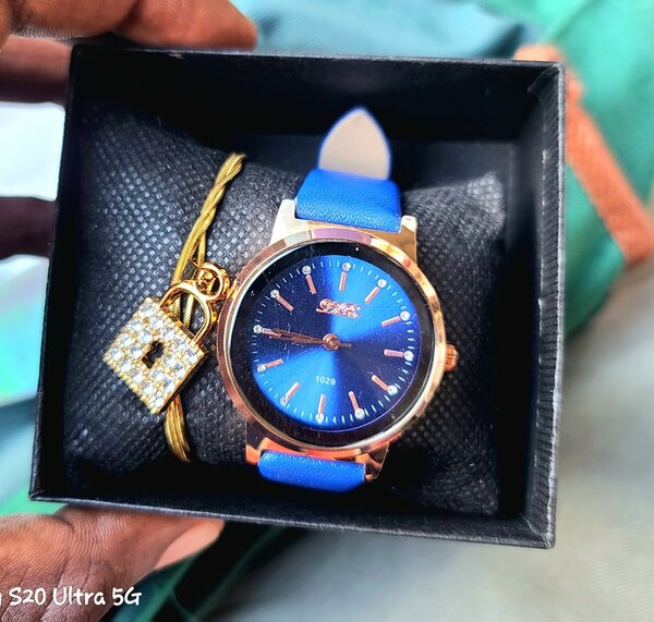 WATCH + FREE BRACELET