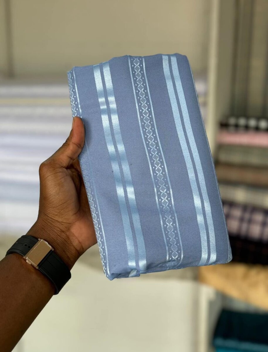le tissu à rayures bleu