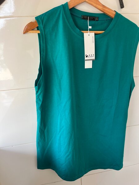 Débardeur homme imprimé moderne