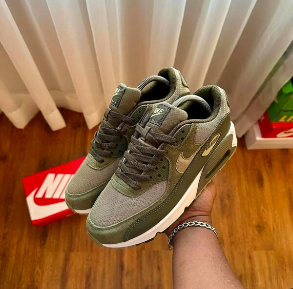 NIKE AIRMAX