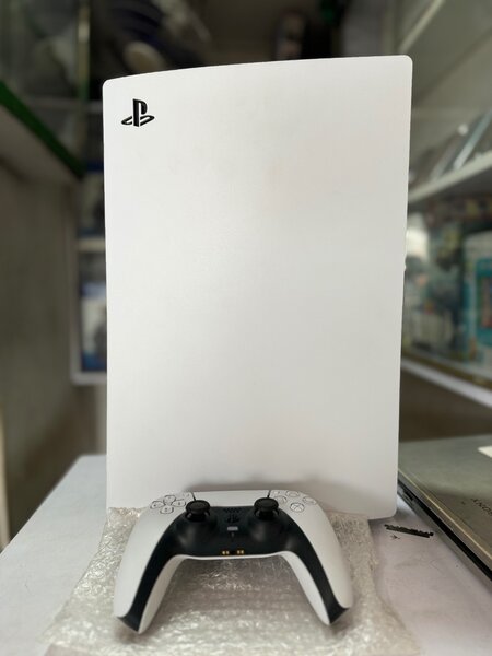 PS5 STANDARD QUASI NEUVE