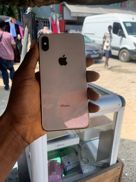 iPhone Xsmax 64G juste San Face ID 80.000