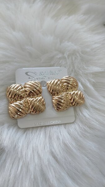 Non tarnish earrings