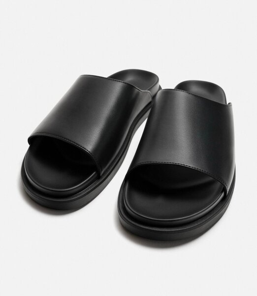 Zara Claquettes noire élégante