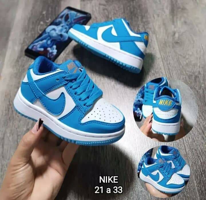 Baskets enfant Nike bleues
