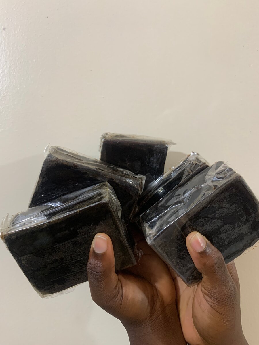 5 savons noir nettoyant +crem