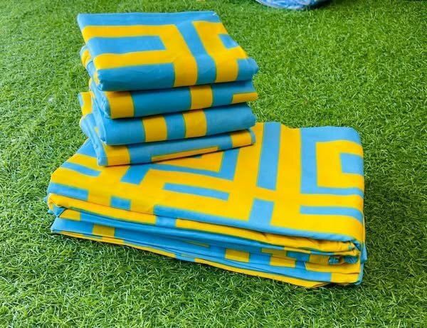  set includes 2 bedsheets and 4 pillowcases.