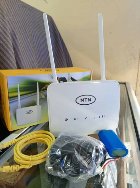 ZLT S25 Universal rechargeable Router