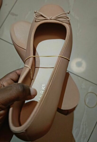 Ballerines beige élégantes