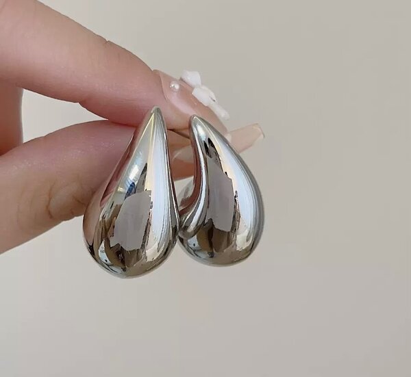 2 paires de boucle d'oreille