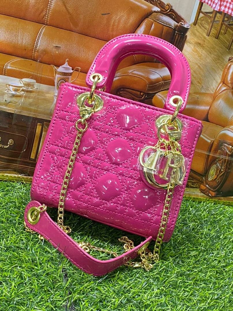 Sac à main en cuir verni