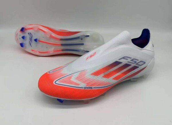 Crampons paire de margue adidas f50