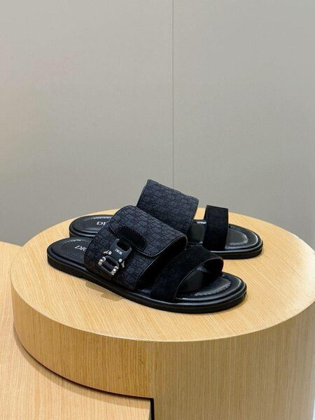 Sandales Dior élégantes