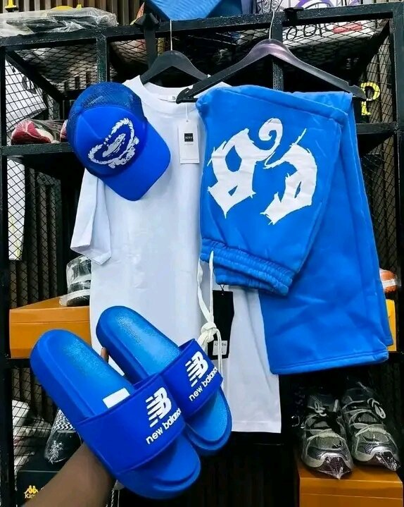 Ensemble de sport bleu tendance