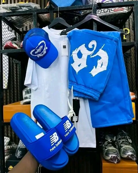 Ensemble de sport bleu tendance