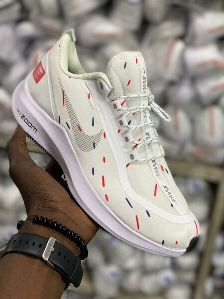 Chaussures de sport légères homme