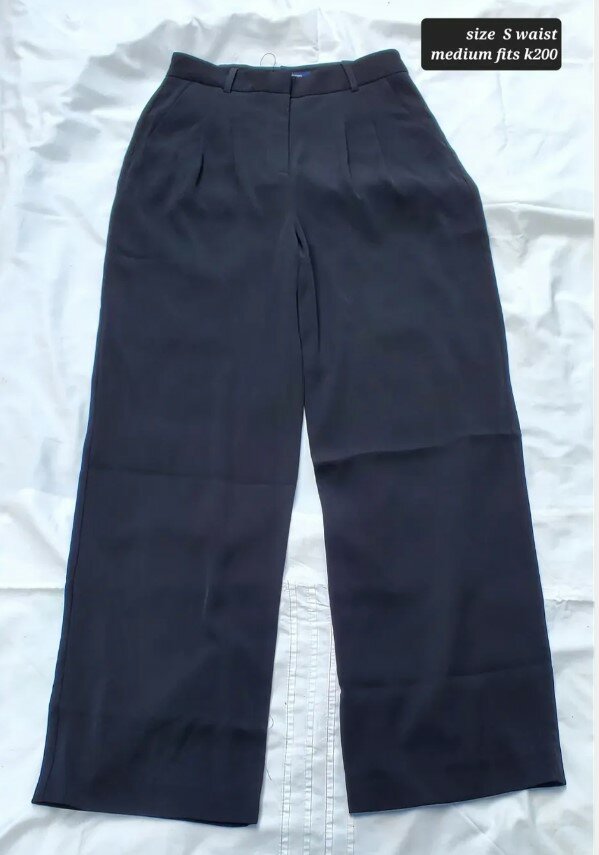 Stylish women's pants black
