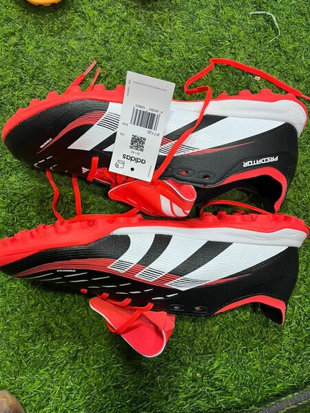 Chaussures de Football Adidas Predator