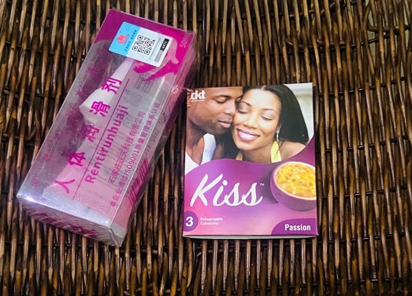 3 Préservatifs + 1 lubrifiant