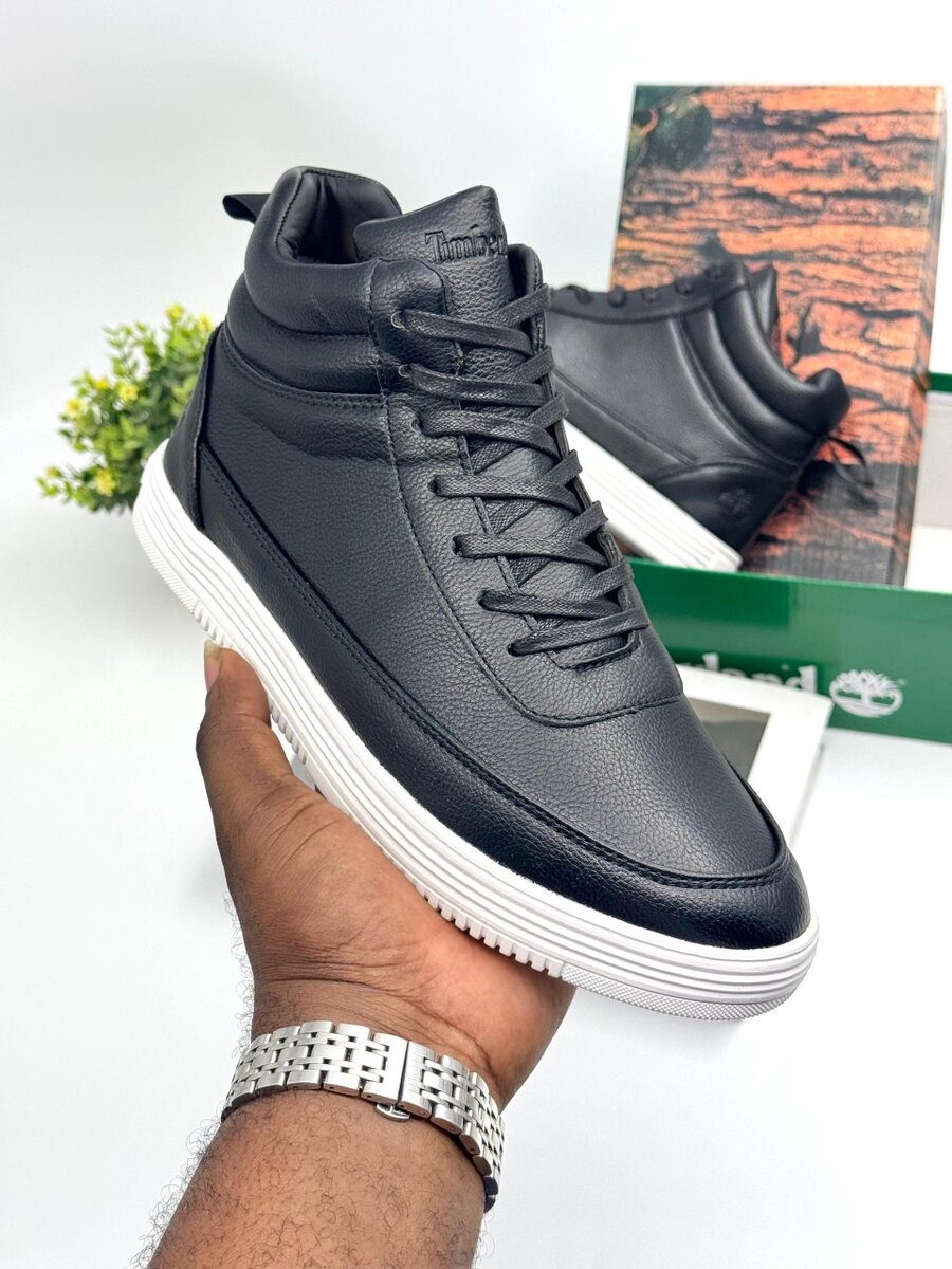 TIMBERLAND ALL BLACK
