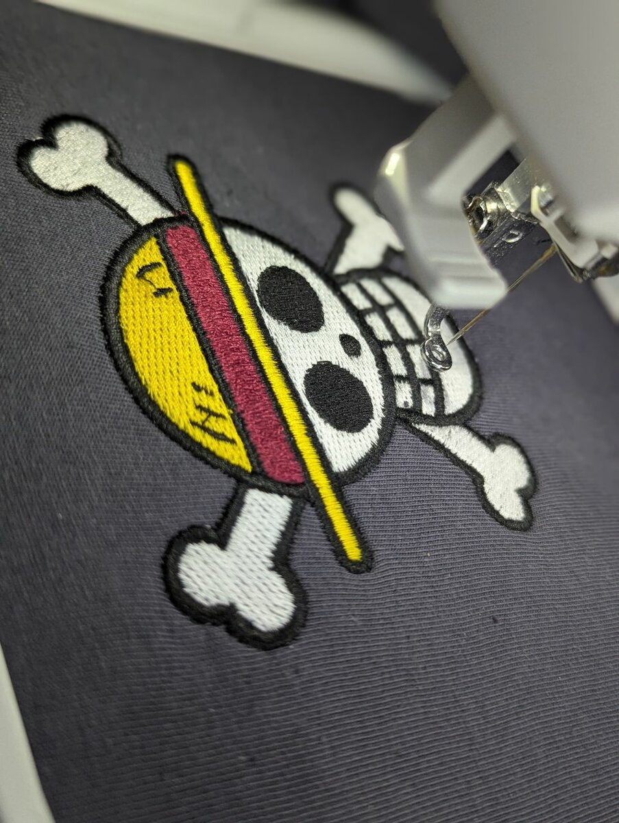 T-shirt Pirate Straw Hat