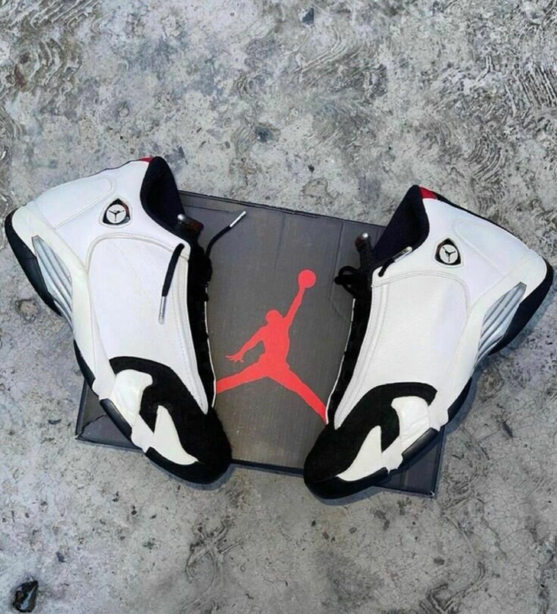 JORDAN 14 RETRO