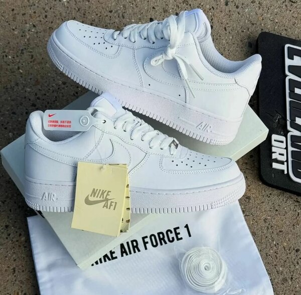 Baskets Nike Air Force 1 Blanches