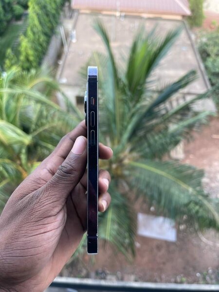 Esim locked iPhone 14pro 128gig, back crack swap allowed