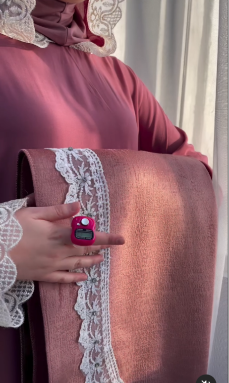 Новый нежно-бархатный жайнамаза с кружевами для наших сестер