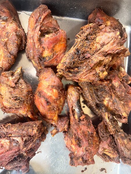 Plat de Plantains Frits et Poulet Grillé