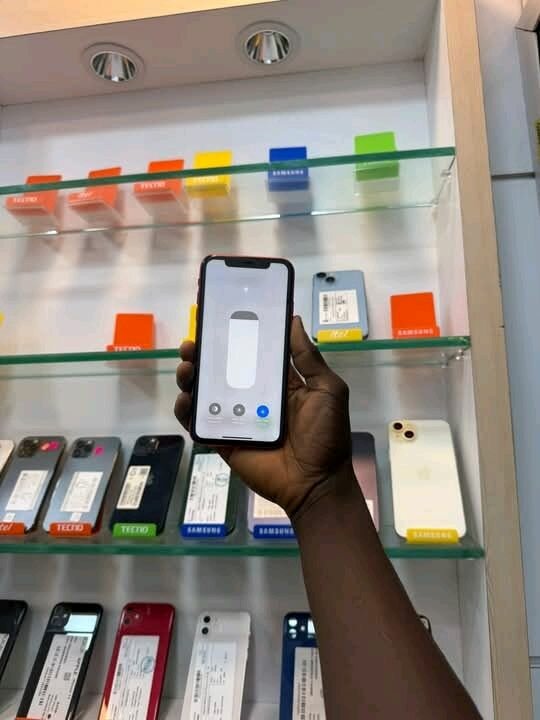 Smartphone Apple rouge