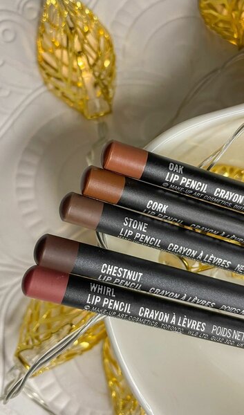 Crayon à Lèvres Teintes Variées