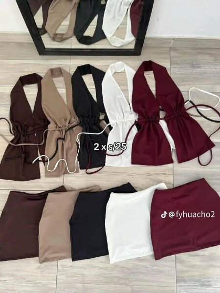 Ensemble Jupe et Dos Nu Élégant