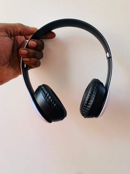 P47 Bluetooth headphones with quality sounds