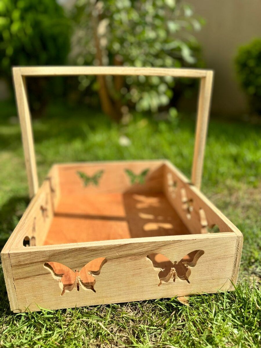 Wooden hamper crate purely handsome
