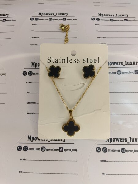 Van Cleef jewelry set