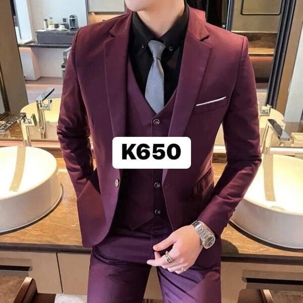 Men's three-piece suit, color burgundy